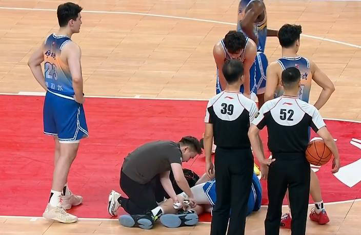 开云体育网站官方入口-不伦瑞克占据主场优势稳住冲劲争取三分的简单介绍
