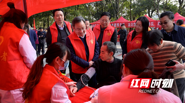开云体育平台官网入口-五连胜告捷，雷锋客场击败热火的简单介绍